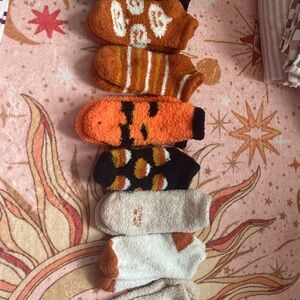 Women’s 6-9 Size Cozy Orange & Neutral Fuzzy No-Show Socks - Pack Halloween/Fall